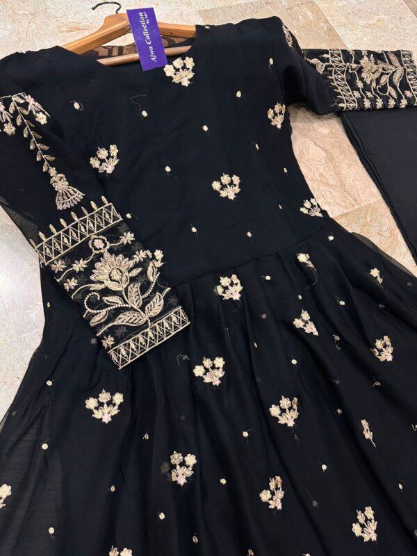 Sequence Boti With Thread Zarri Work On Sleeves, Front Body Maxi With Trouser 2Piece - Image 3