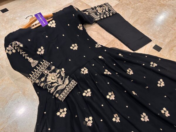 Sequence Boti With Thread Zarri Work On Sleeves, Front Body Maxi With Trouser 2Piece - Image 4