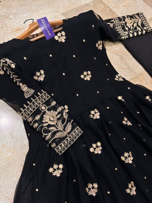 Sequence Boti With Thread Zarri Work On Sleeves, Front Body Maxi With Trouser 2Piece - Image 6