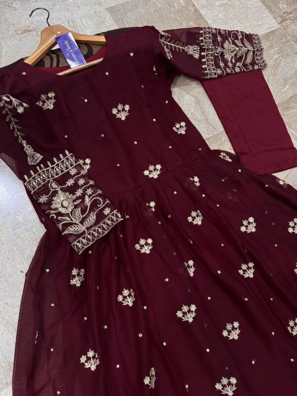 Sequence Boti With Thread Zarri Work On Sleeves, Front Body Maxi With Trouser 2Piece - Image 2