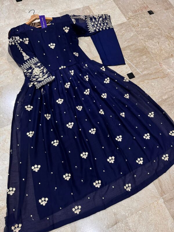 Sequence Boti With Thread Zarri Work On Sleeves, Front Body Maxi With Trouser 2Piece